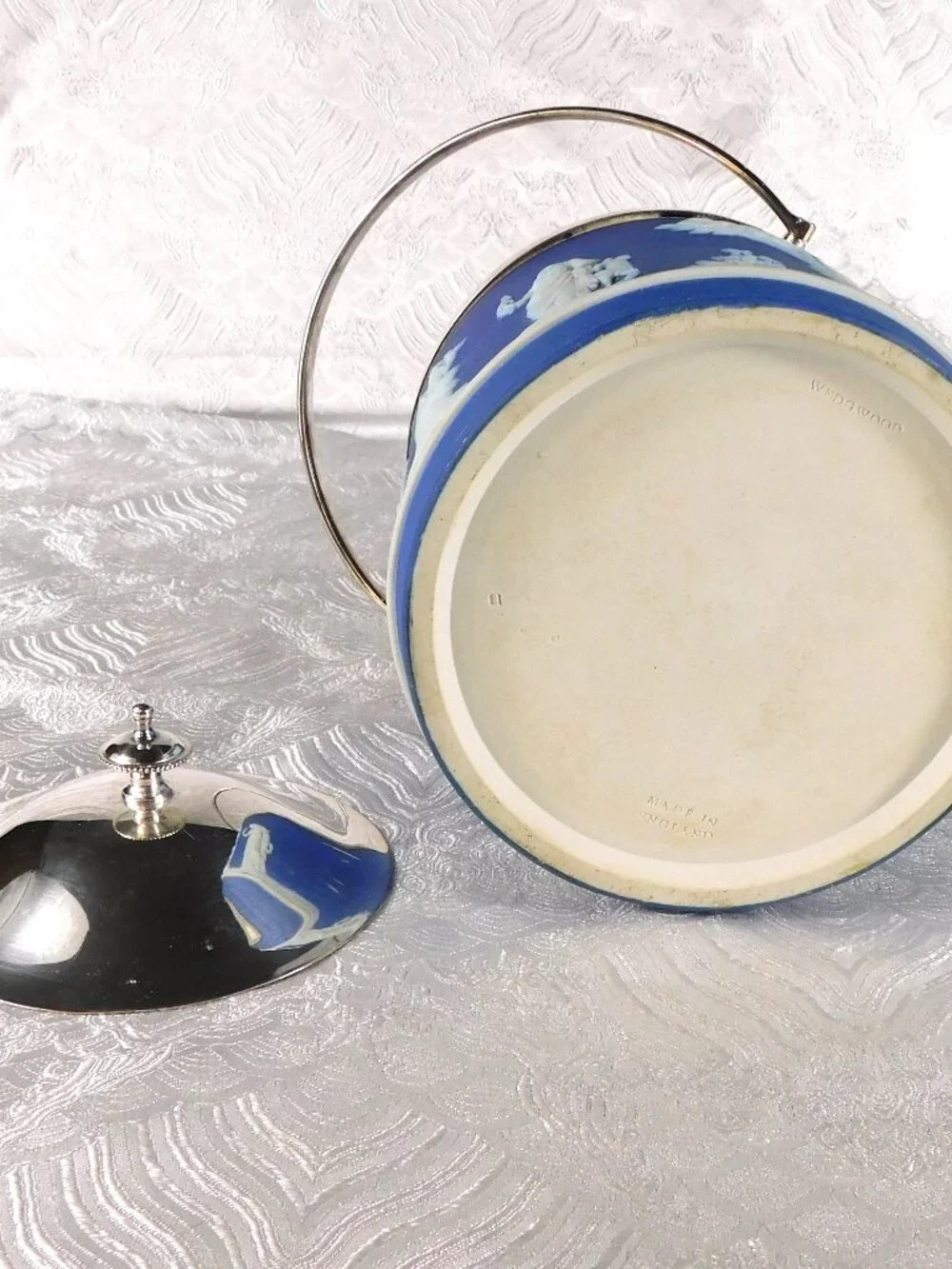 Wedgwood Cream on Dark Blue Jasperware Biscuit Barrel with Lid # 27806
